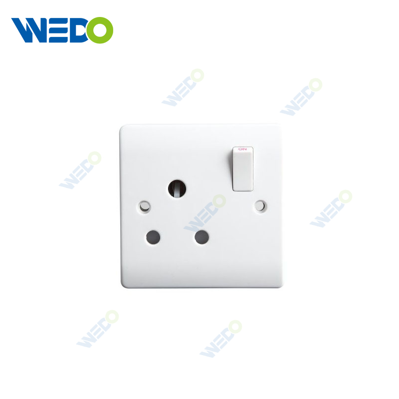 15A /250V Bakelite Material High Quality Switched Socket